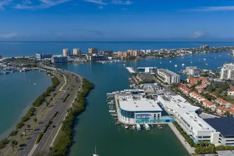 211 Dolphin Point Clearwater FL 33767