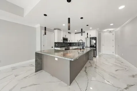 211 Dolphin Point Clearwater FL 33767