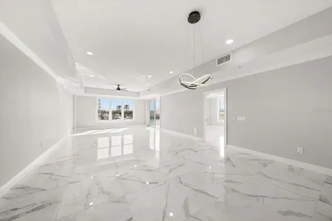 211 Dolphin Point Clearwater FL 33767