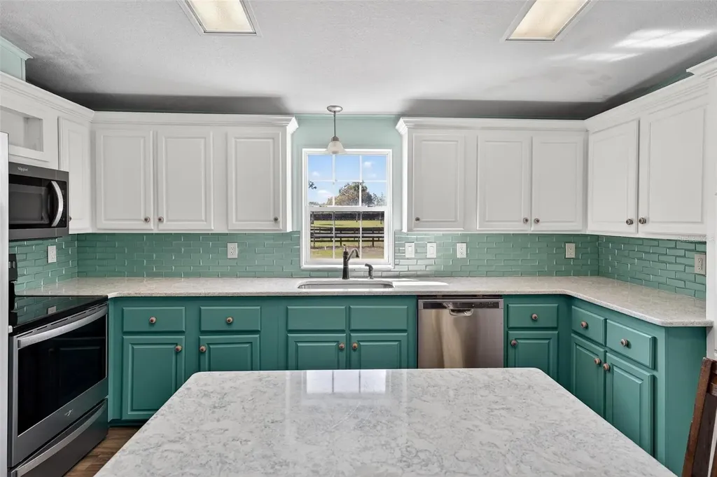 5353 NE 136th Place Oxford FL 34484