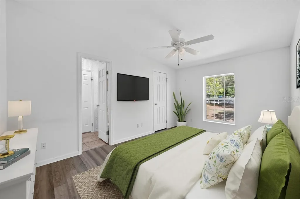 5353 NE 136th Place Oxford FL 34484