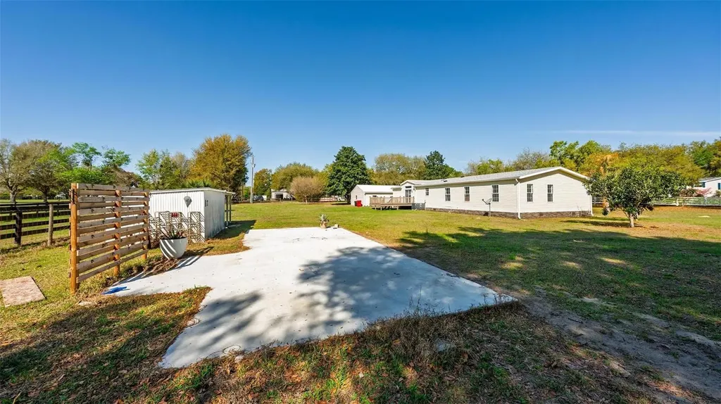 5353 NE 136th Place Oxford FL 34484