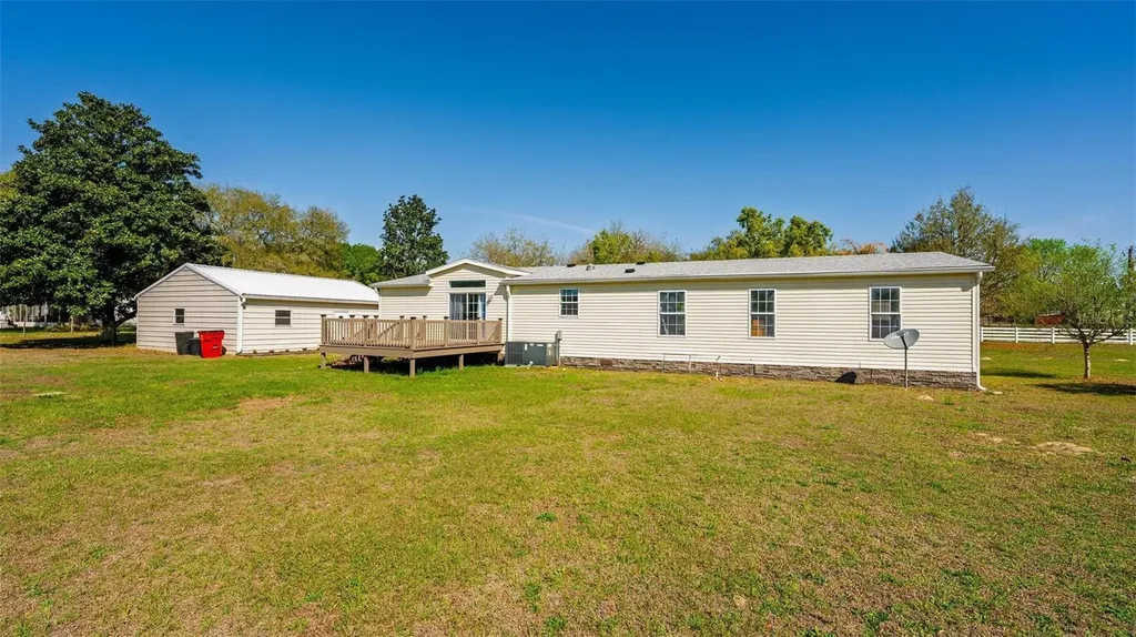 5353 NE 136th Place Oxford FL 34484