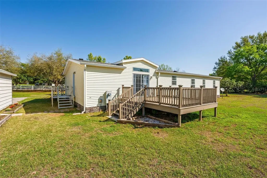 5353 NE 136th Place Oxford FL 34484