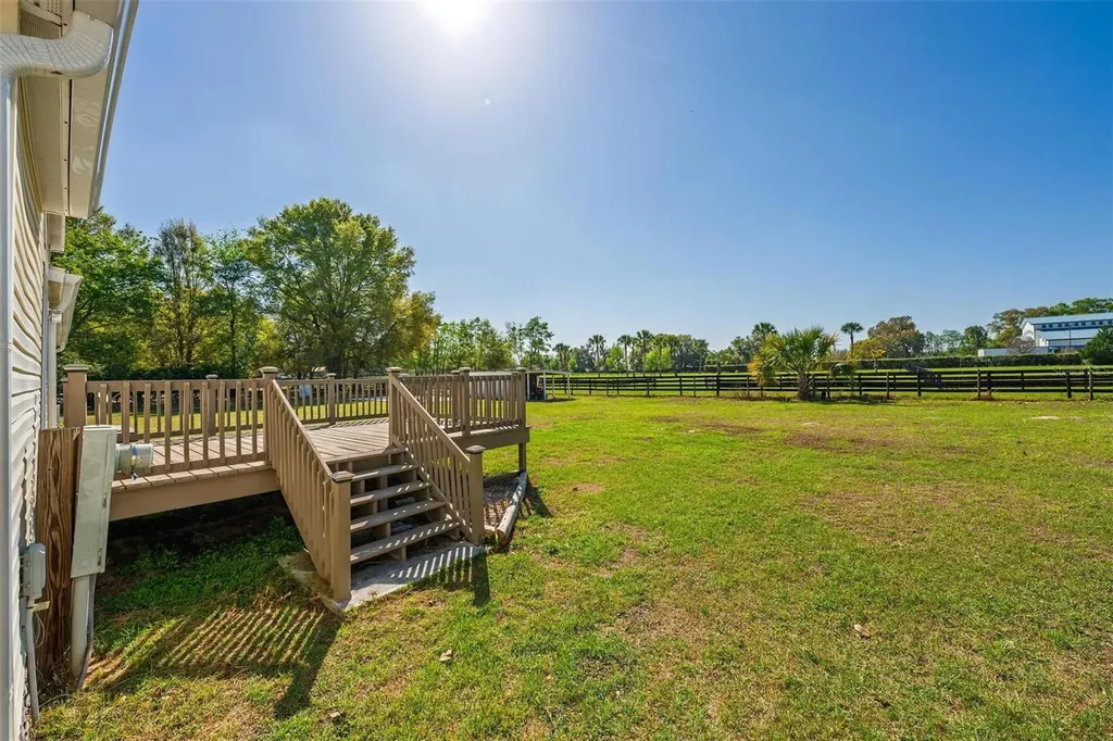 5353 NE 136th Place Oxford FL 34484