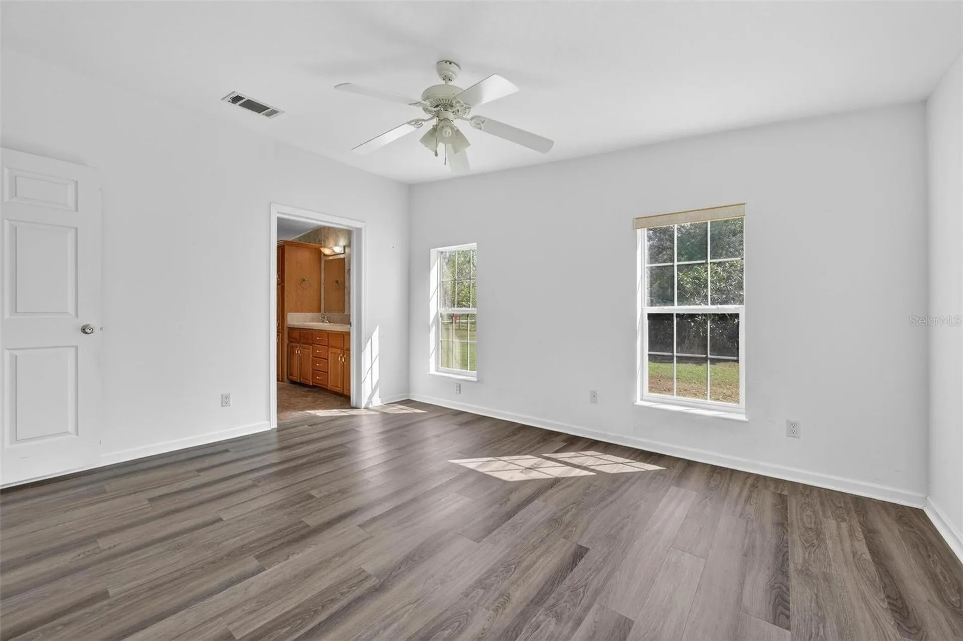5353 NE 136th Place Oxford FL 34484