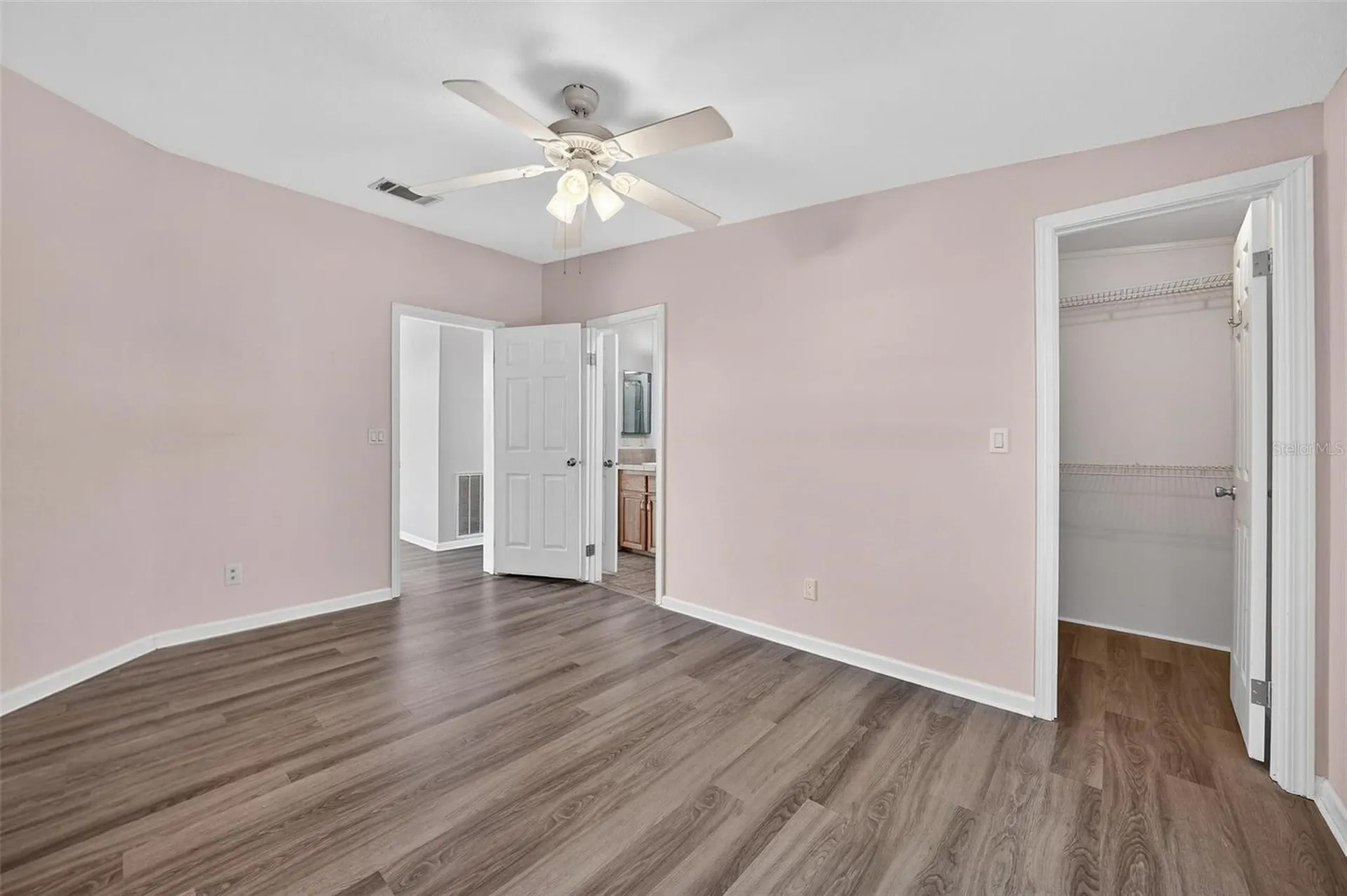 5353 NE 136th Place Oxford FL 34484