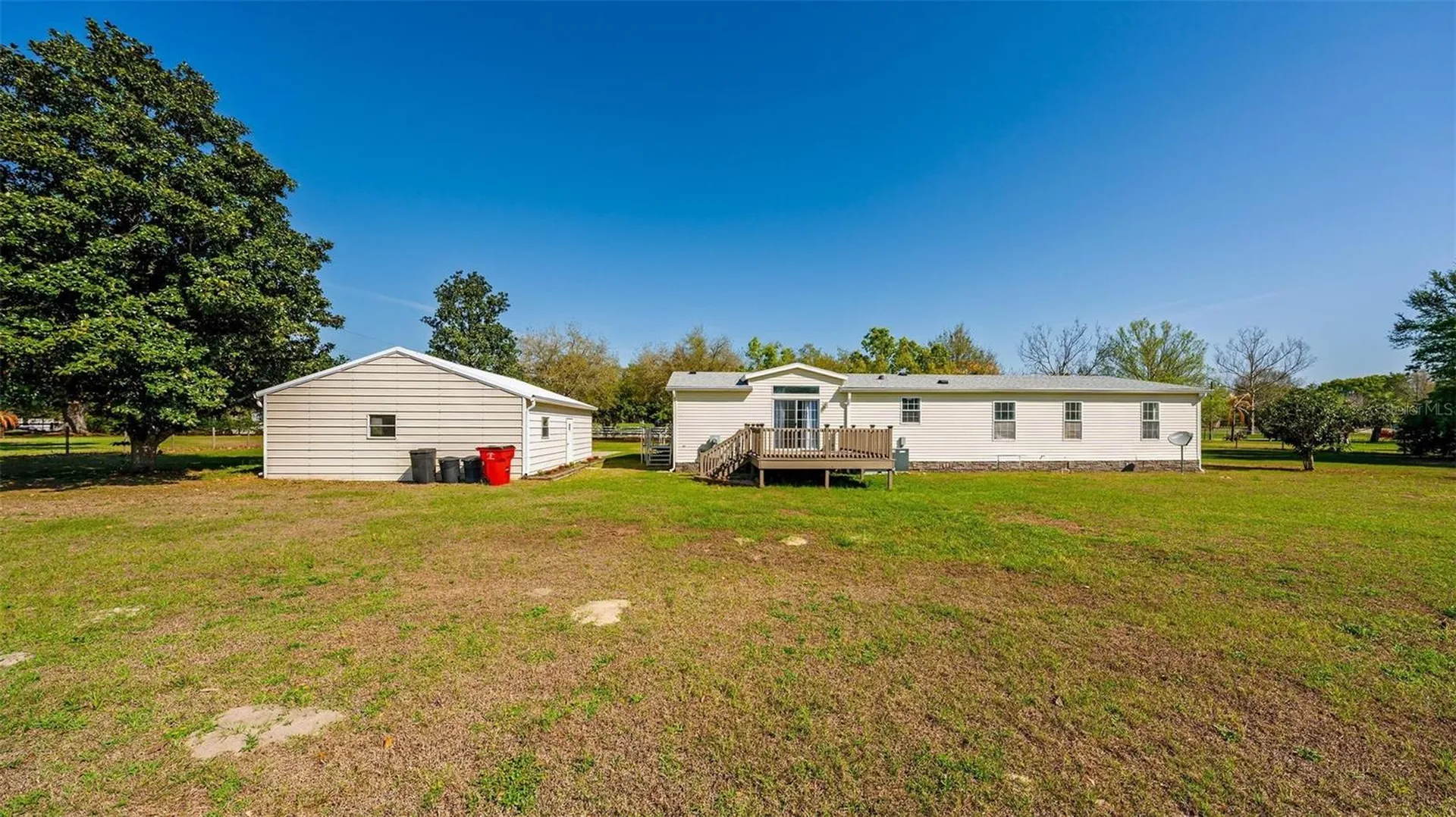 5353 NE 136th Place Oxford FL 34484