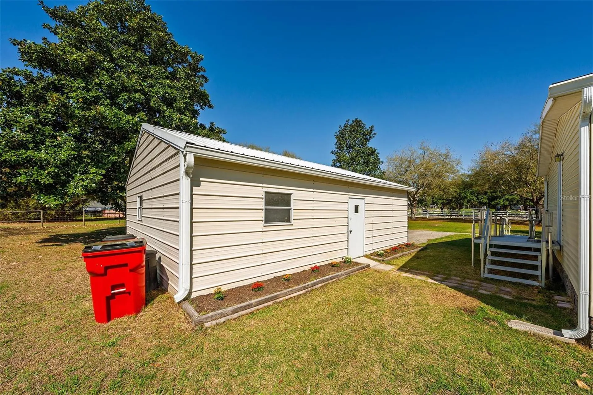 5353 NE 136th Place Oxford FL 34484
