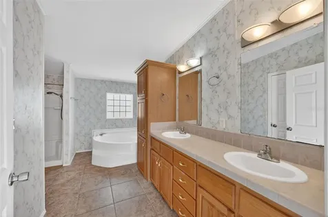 5353 NE 136th Place Oxford FL 34484