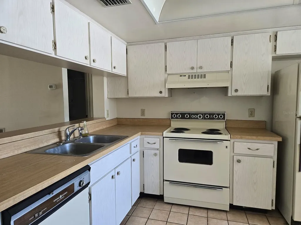 7700 92nd Street Seminole FL 33777