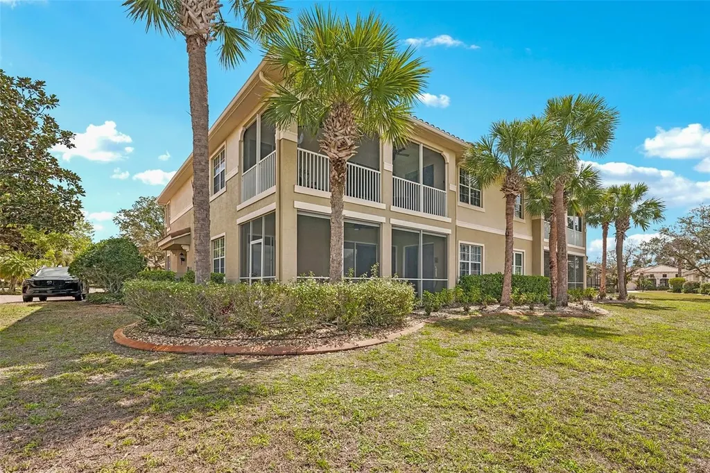 1435 Emerald Dunes Drive Sun City Center FL 33573