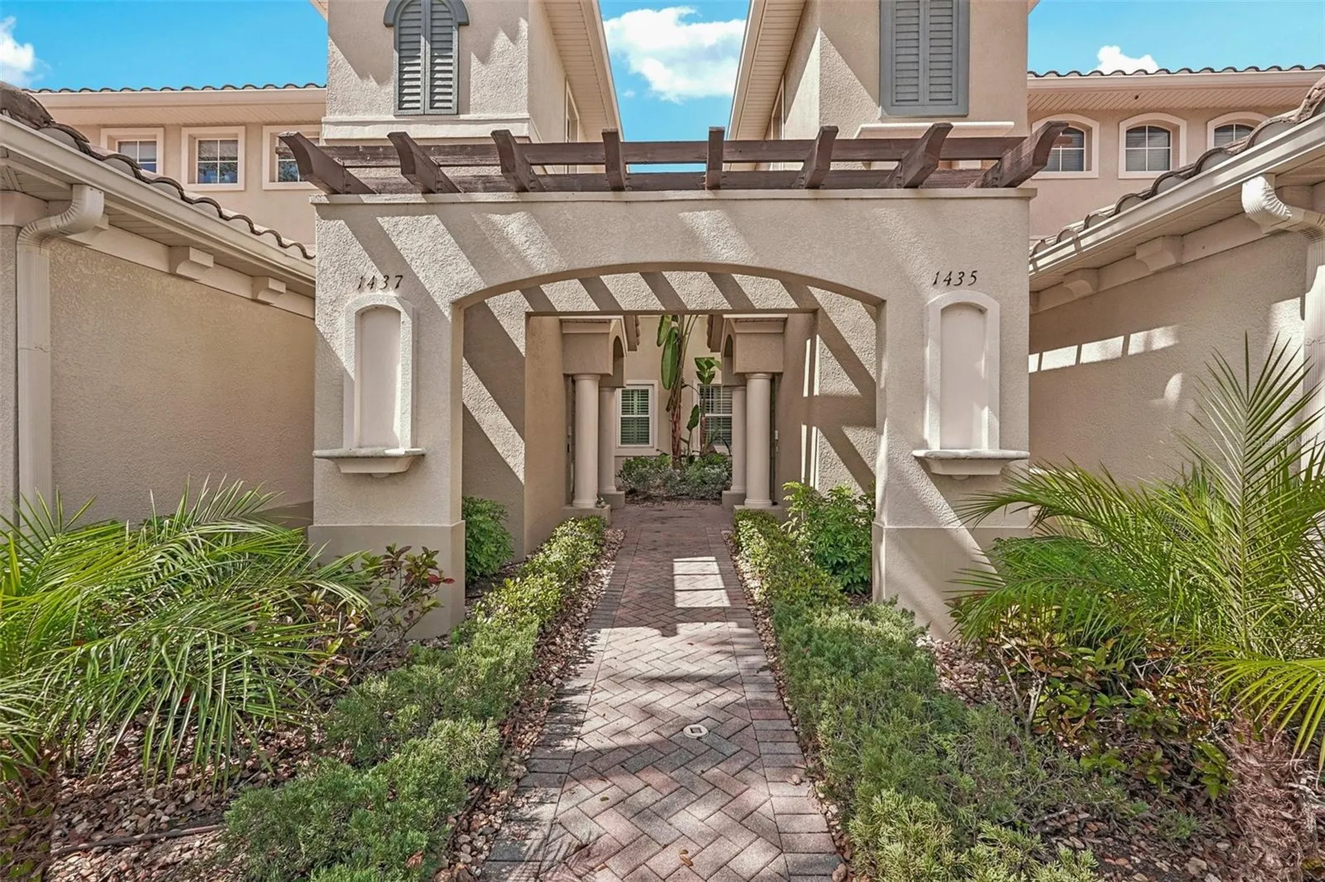1435 Emerald Dunes Drive Sun City Center FL 33573