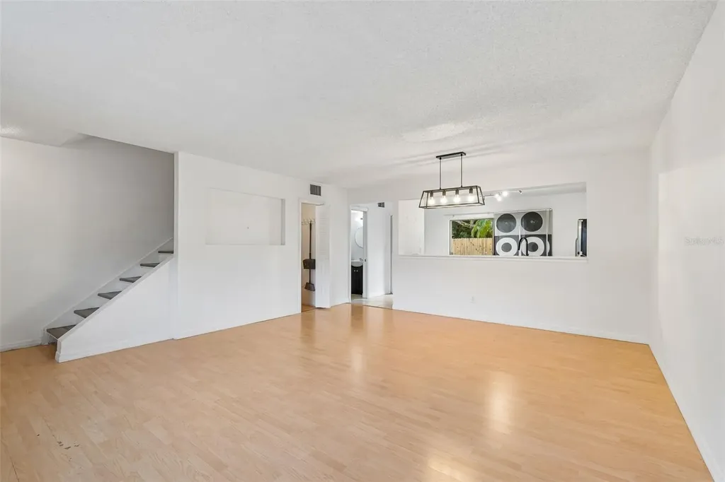 607 Bough Avenue Clearwater FL 33760