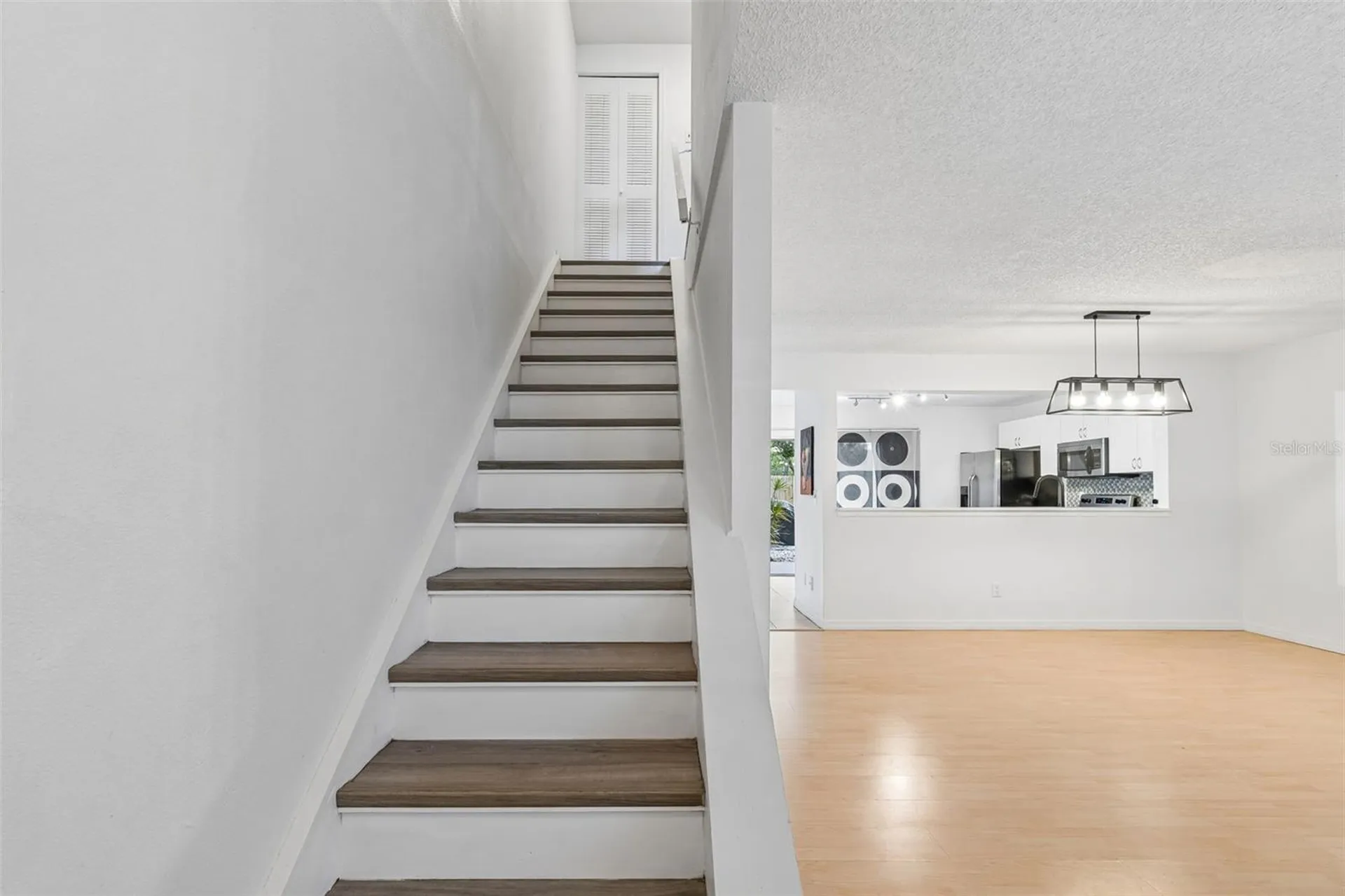 607 Bough Avenue Clearwater FL 33760