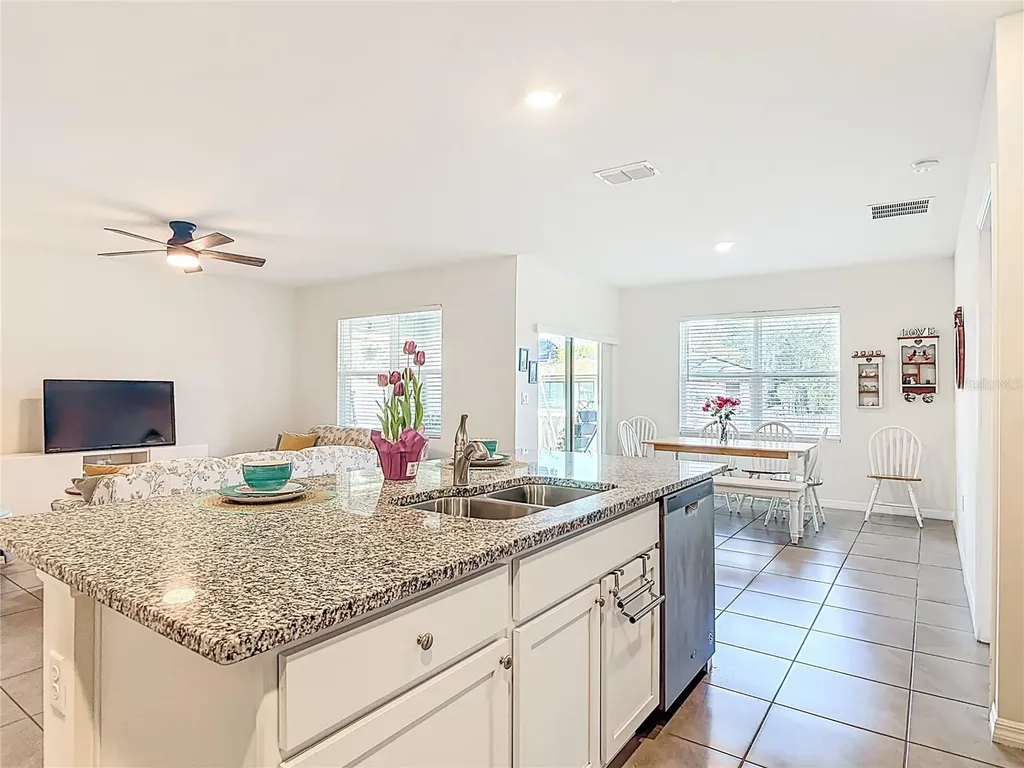 712 Red Hawk Lane Deltona FL 32725