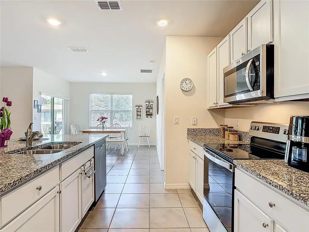 712 Red Hawk Lane Deltona FL 32725