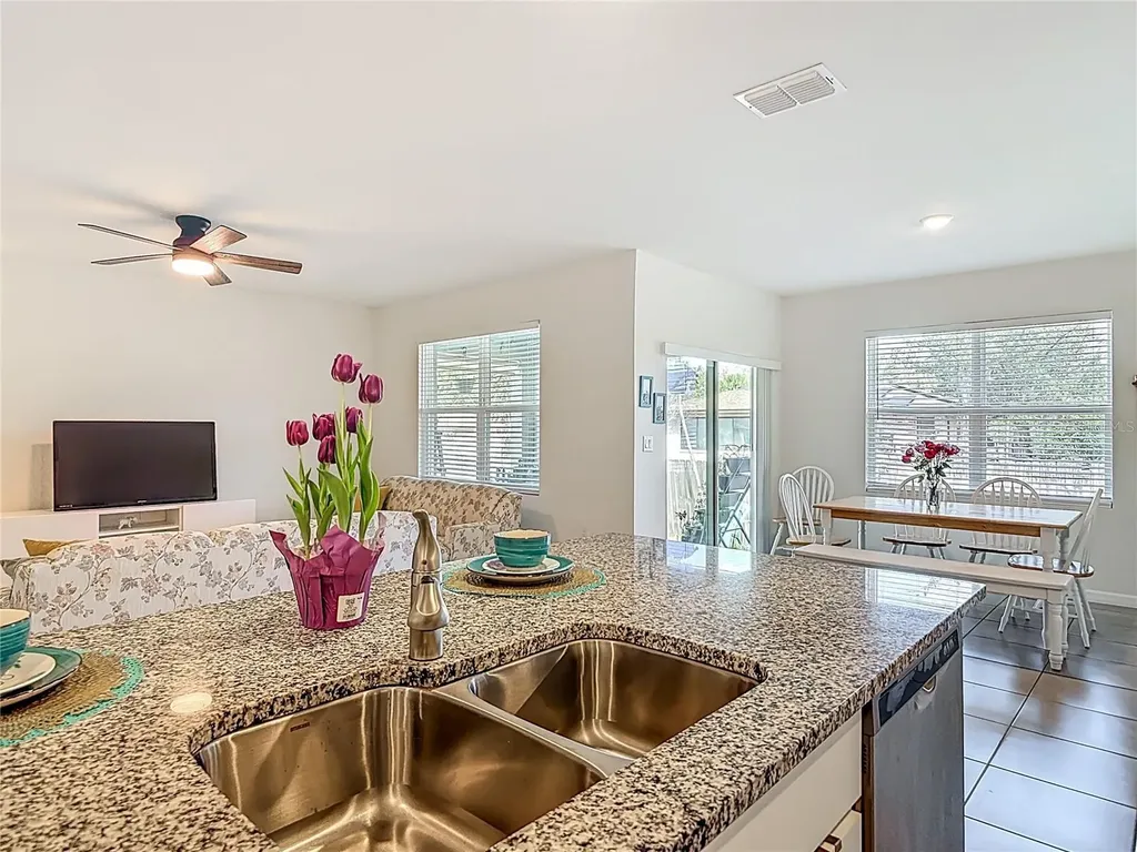 712 Red Hawk Lane Deltona FL 32725