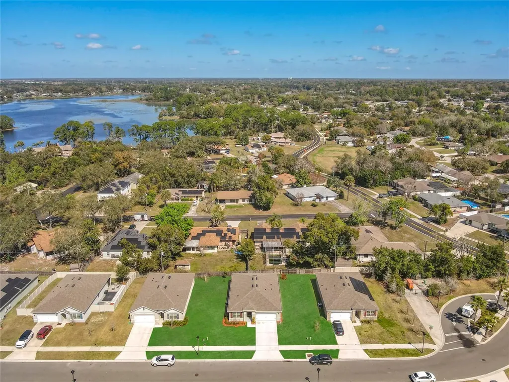 712 Red Hawk Lane Deltona FL 32725