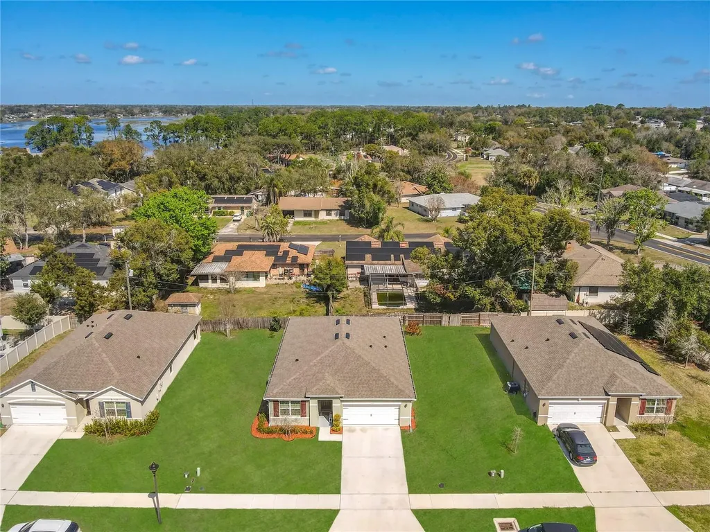 712 Red Hawk Lane Deltona FL 32725