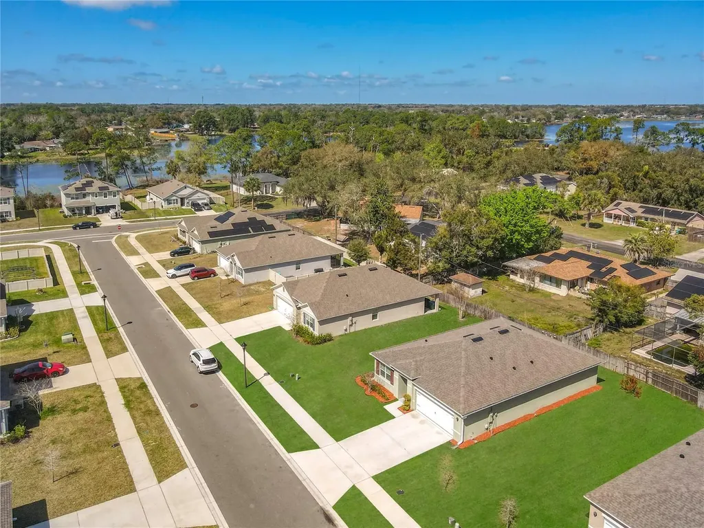 712 Red Hawk Lane Deltona FL 32725
