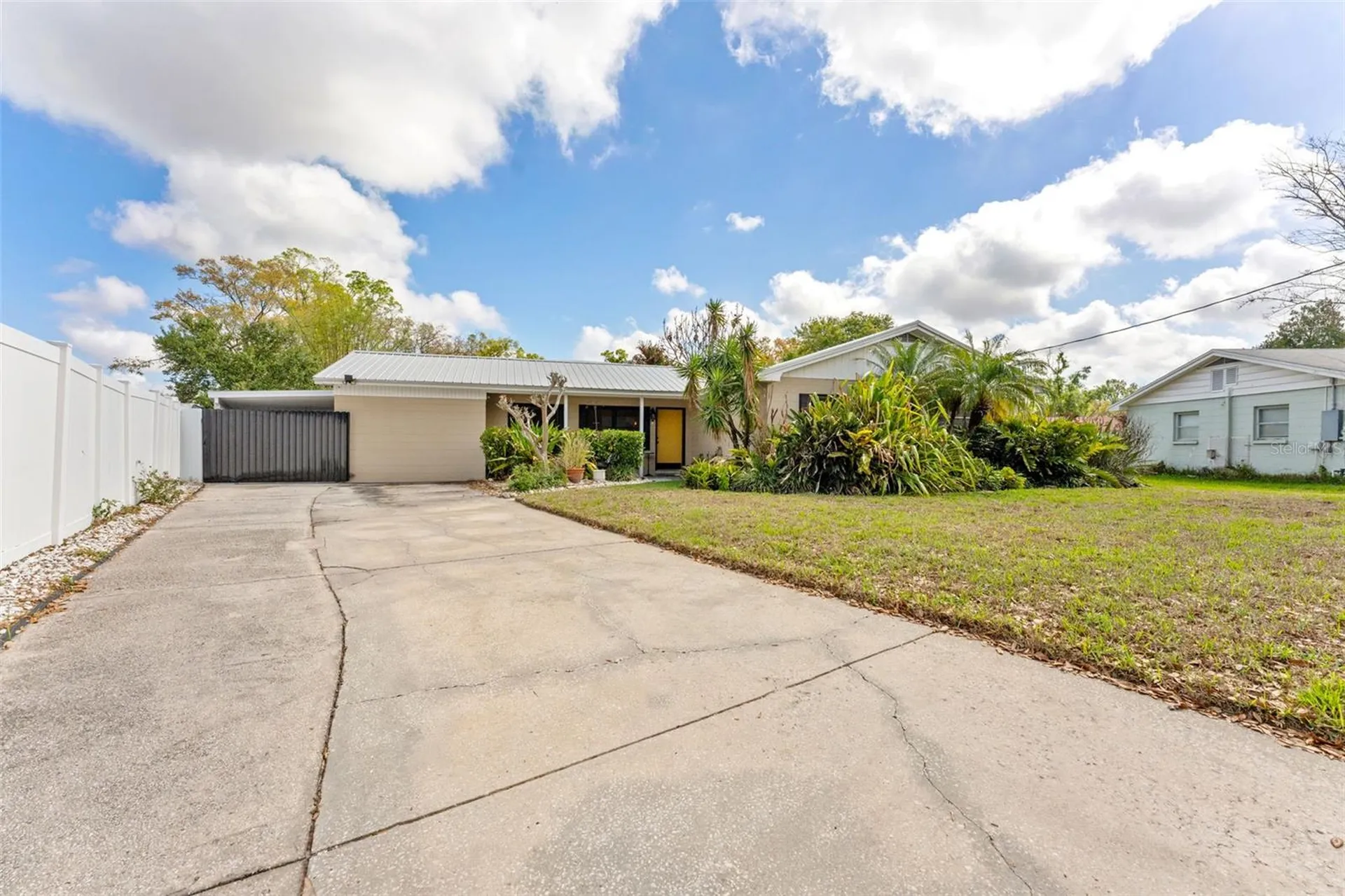 6429 N Gomez Avenue Tampa FL 33614