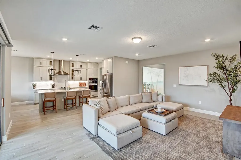 2121 Divot Drive Daytona Beach FL 32124