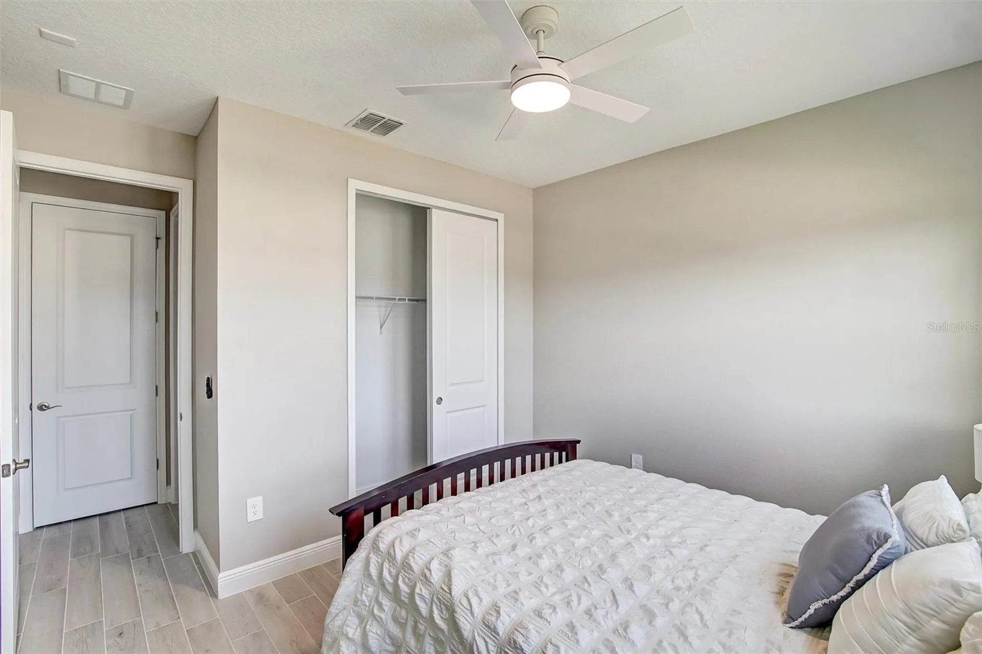 2121 Divot Drive Daytona Beach FL 32124