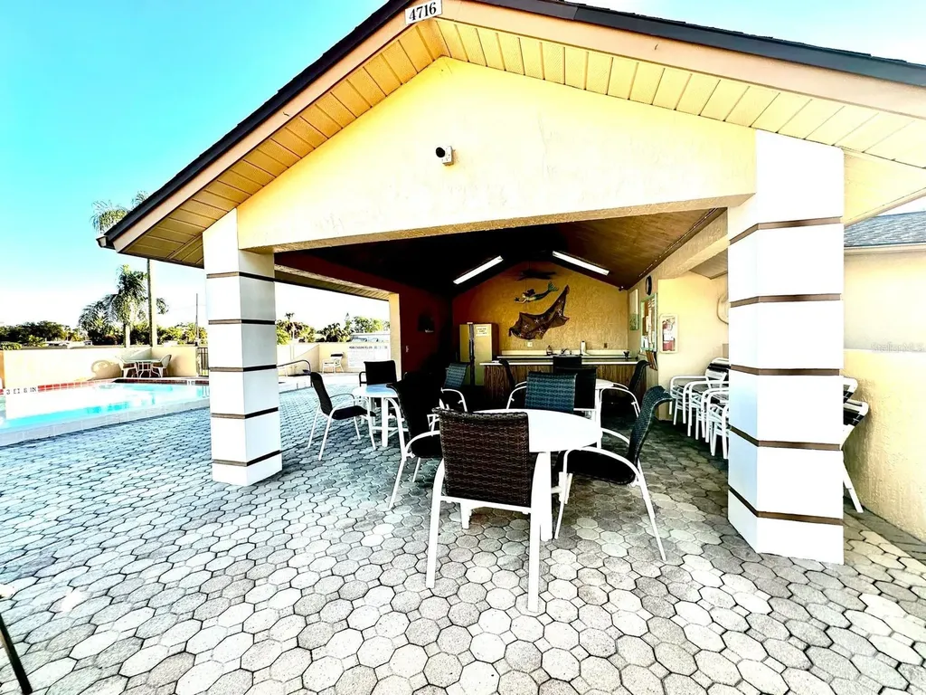 4749 Sunny Loop Holiday FL 34690