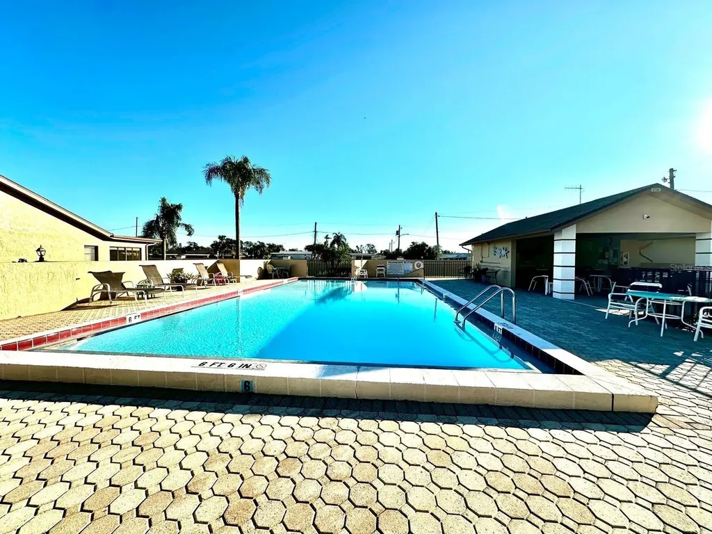 4749 Sunny Loop Holiday FL 34690