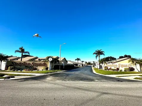 4749 Sunny Loop Holiday FL 34690