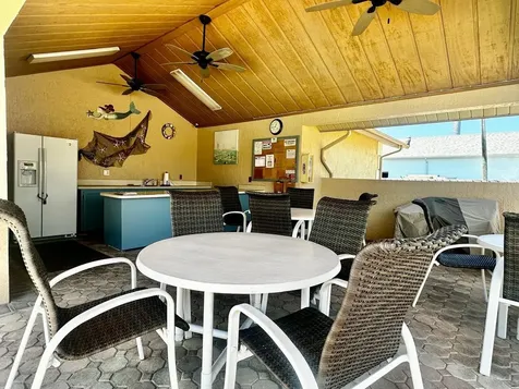 4749 Sunny Loop Holiday FL 34690