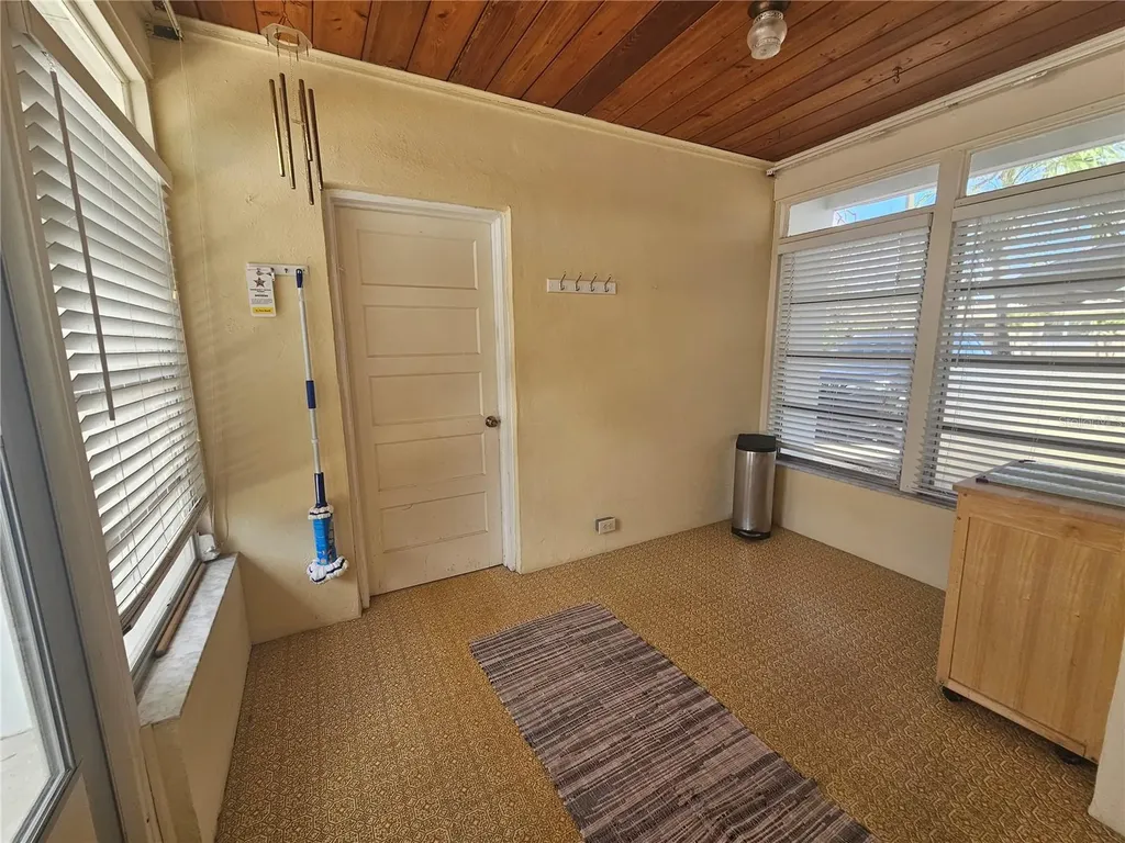 469 80th Way St Pete Beach FL 33706