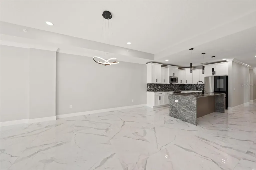 211 Dolphin Point Clearwater FL 33767