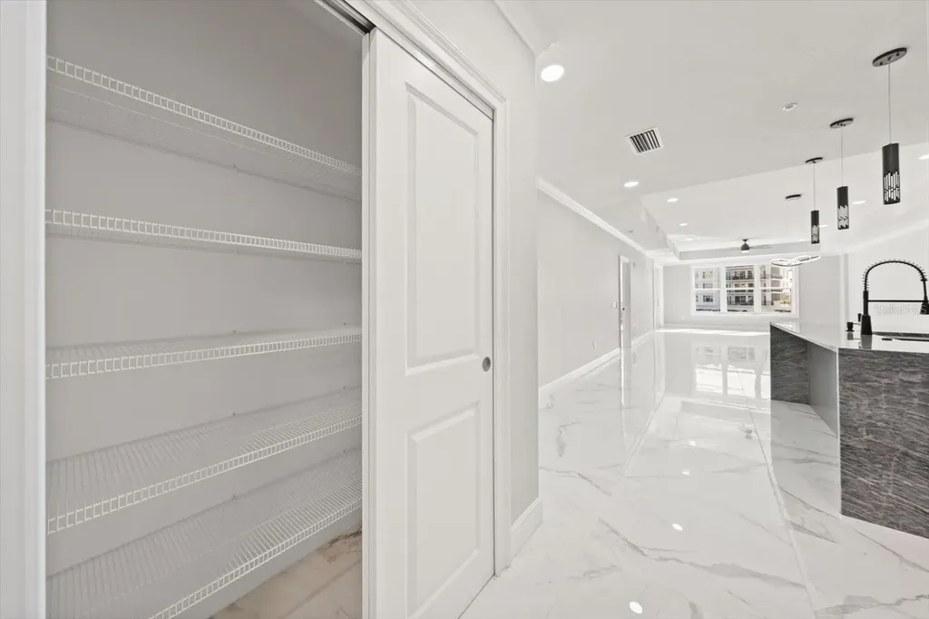 211 Dolphin Point Clearwater FL 33767