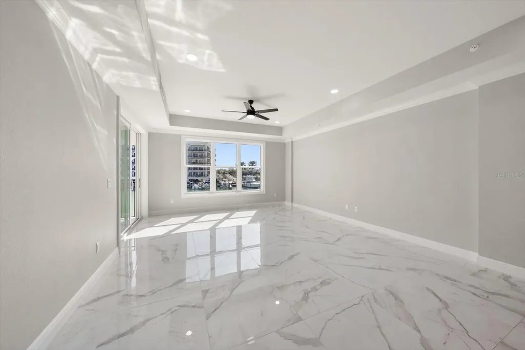 211 Dolphin Point Clearwater FL 33767