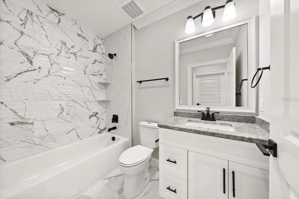 211 Dolphin Point Clearwater FL 33767