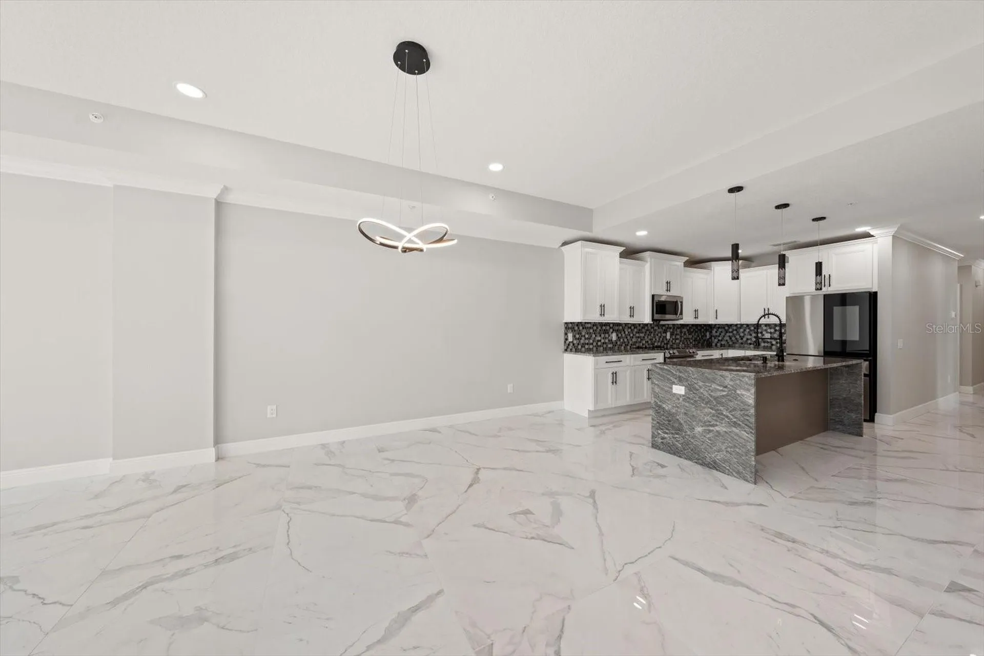211 Dolphin Point Clearwater FL 33767