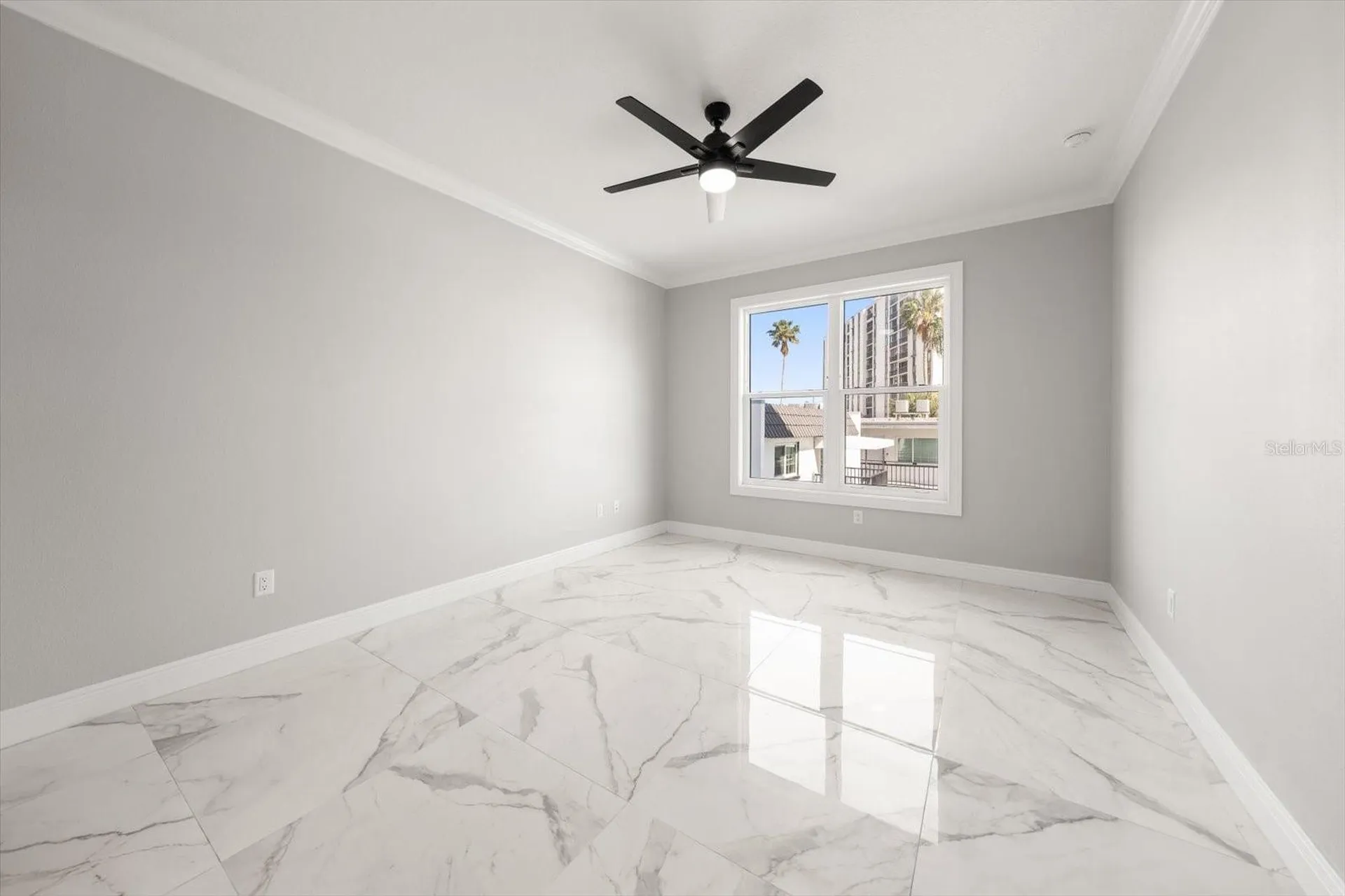 211 Dolphin Point Clearwater FL 33767