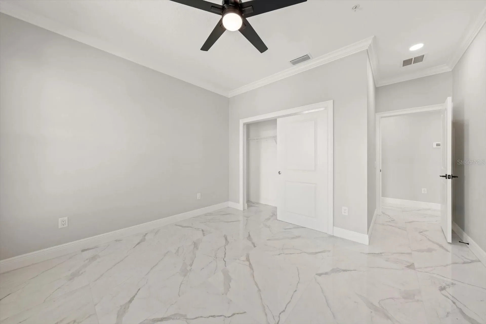 211 Dolphin Point Clearwater FL 33767