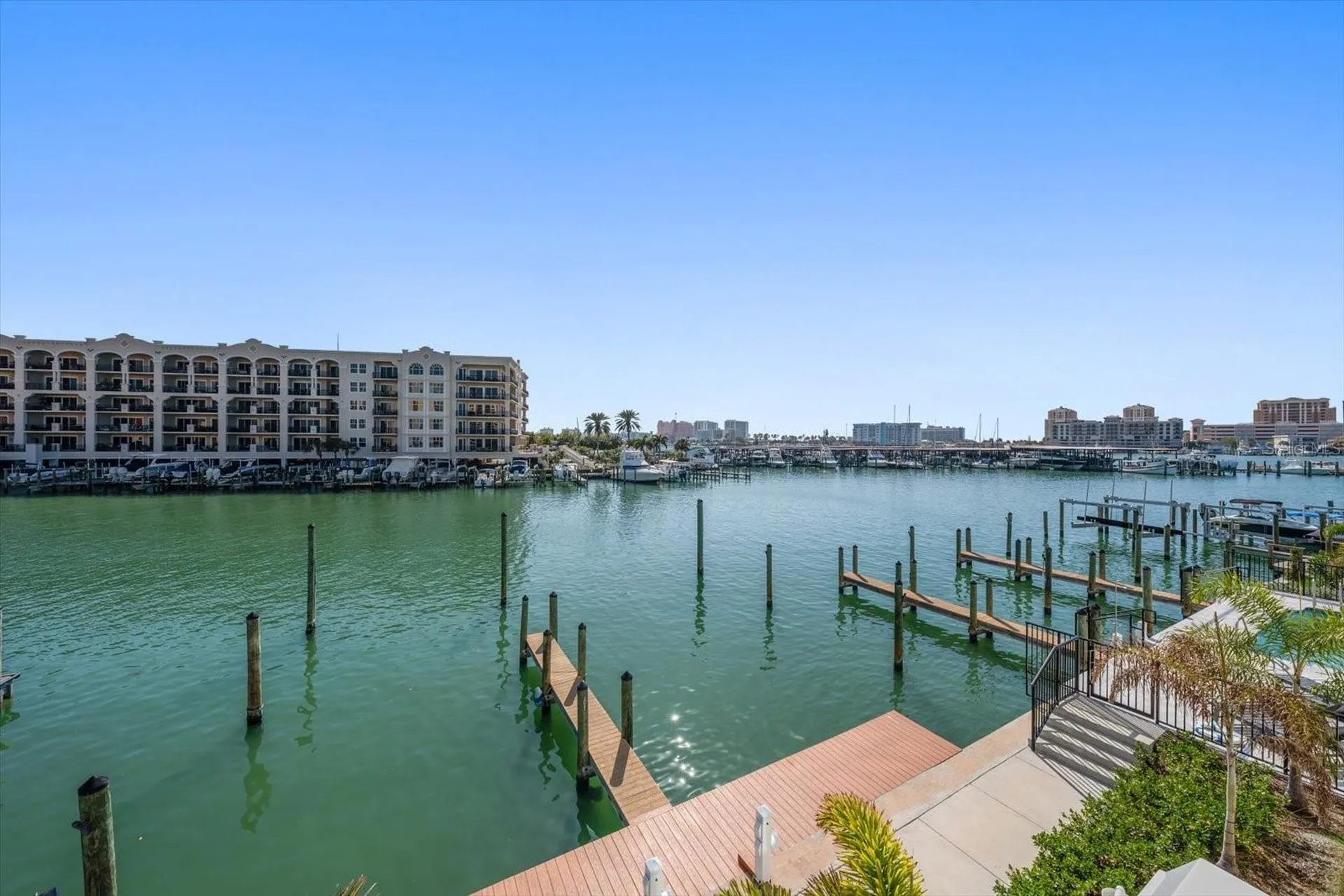 211 Dolphin Point Clearwater FL 33767