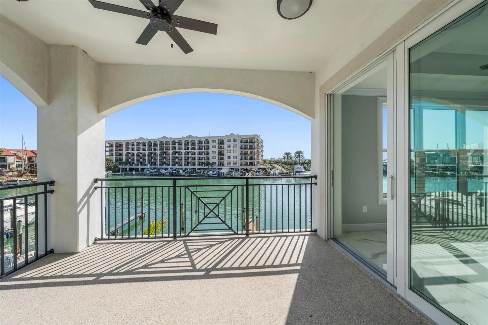 211 Dolphin Point Clearwater FL 33767
