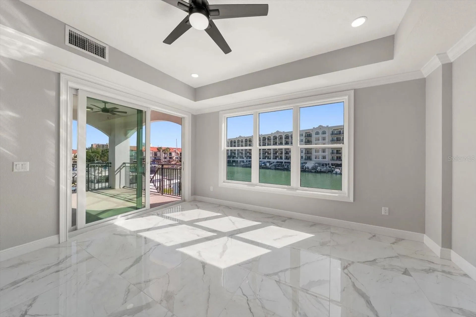 211 Dolphin Point Clearwater FL 33767