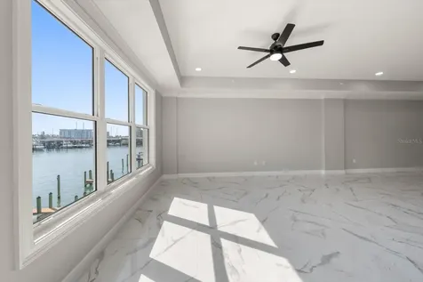 211 Dolphin Point Clearwater FL 33767