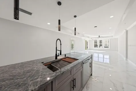 211 Dolphin Point Clearwater FL 33767