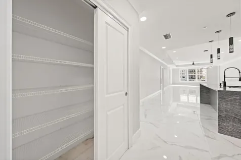 211 Dolphin Point Clearwater FL 33767