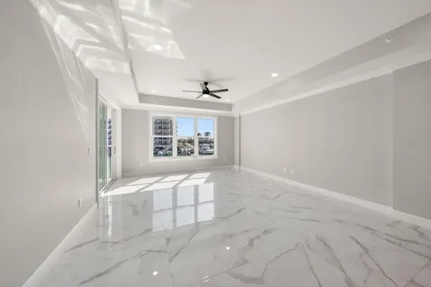 211 Dolphin Point Clearwater FL 33767