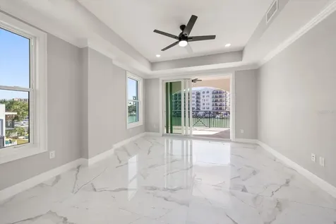 211 Dolphin Point Clearwater FL 33767