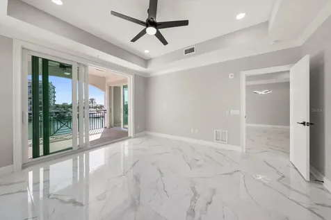 211 Dolphin Point Clearwater FL 33767
