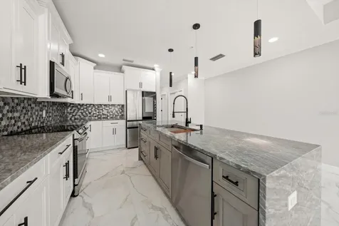 211 Dolphin Point Clearwater FL 33767